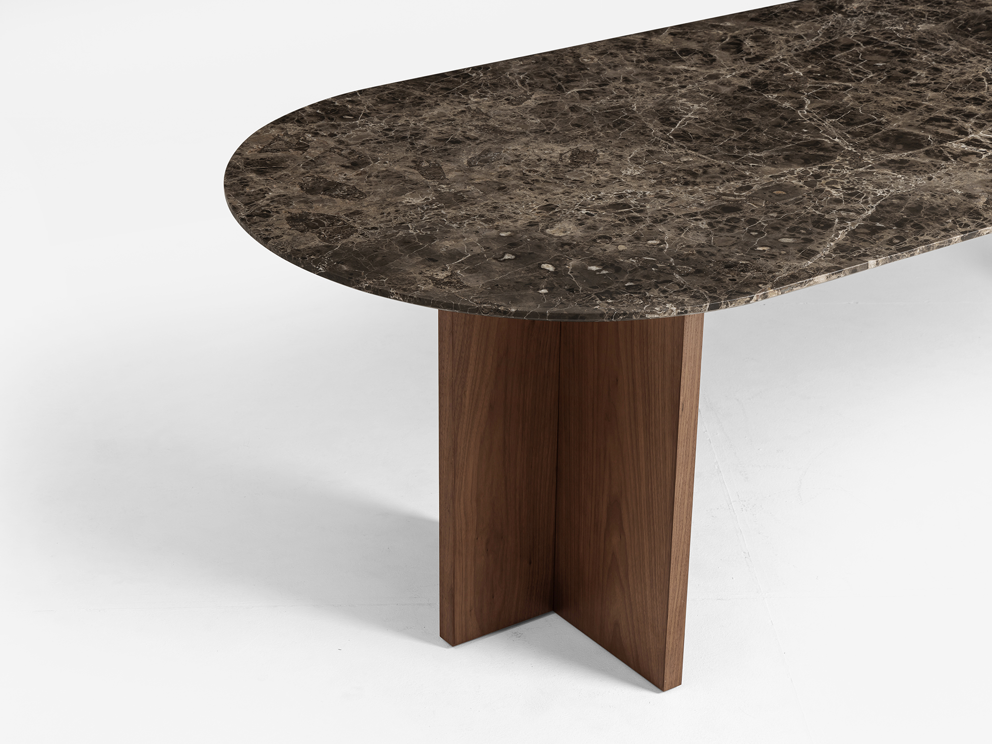 Ciso Oval Dining Table - Image 8