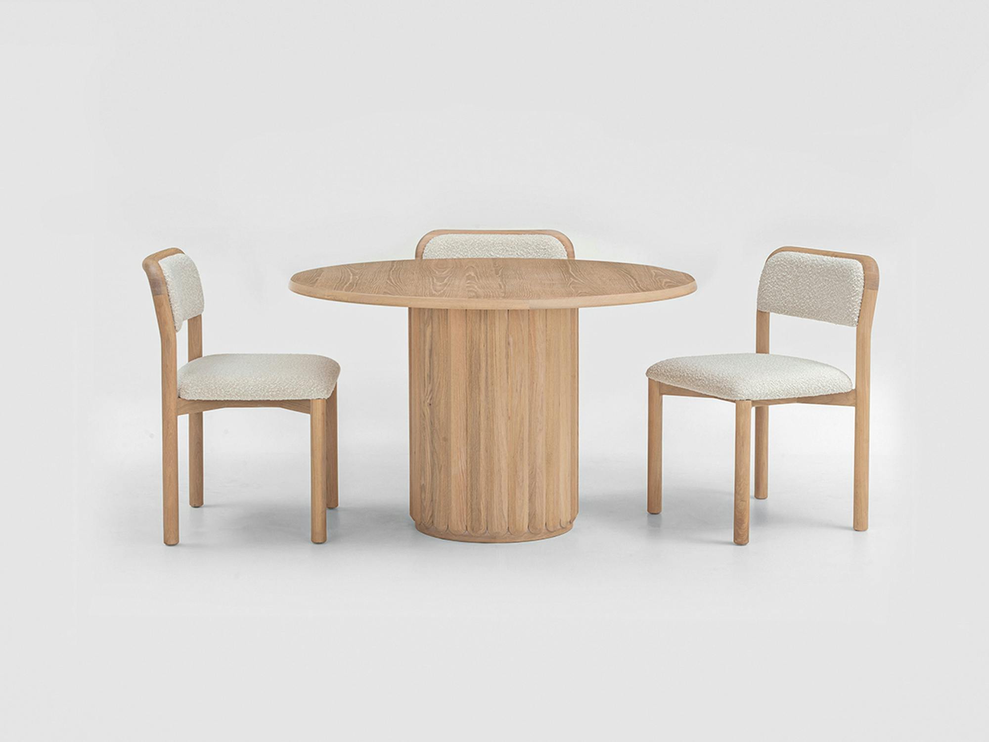 Solana Round dining table