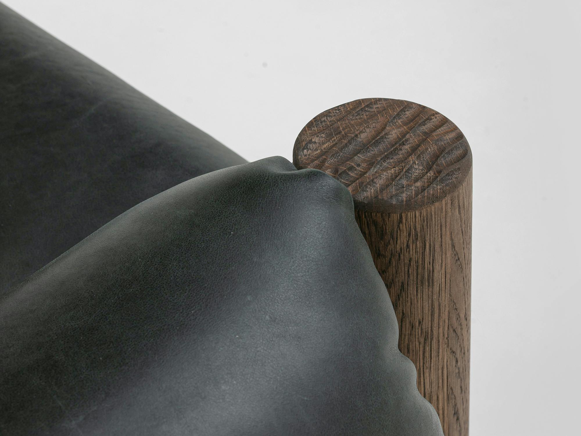 Carver lounge chair - Image 4